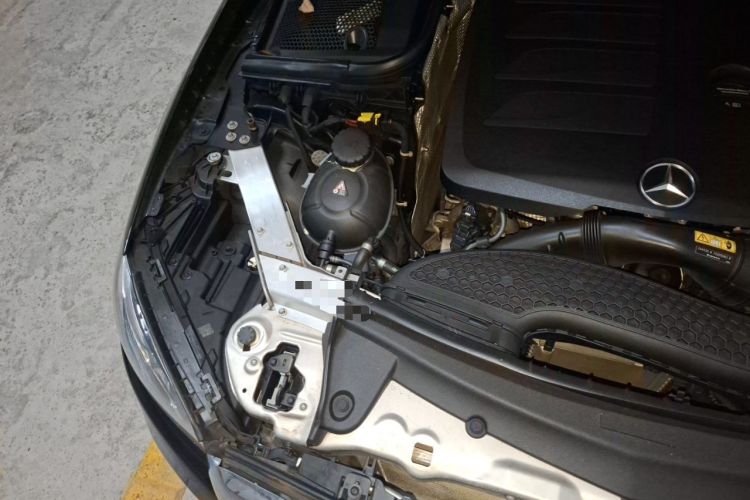 Used Mercedes-Benz E-Class 2019 Facelifted E 300 L Stylish Version Engine Bay Right