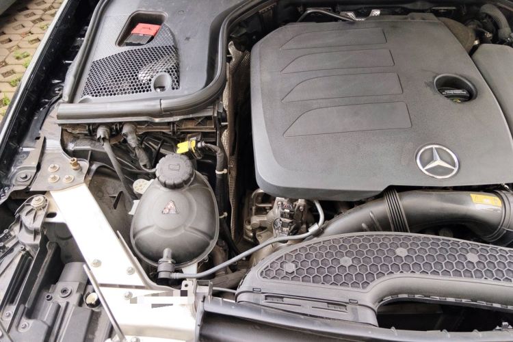 Used Mercedes-Benz E-Class 2019 E 260 L 4MATIC Engine Bay Right