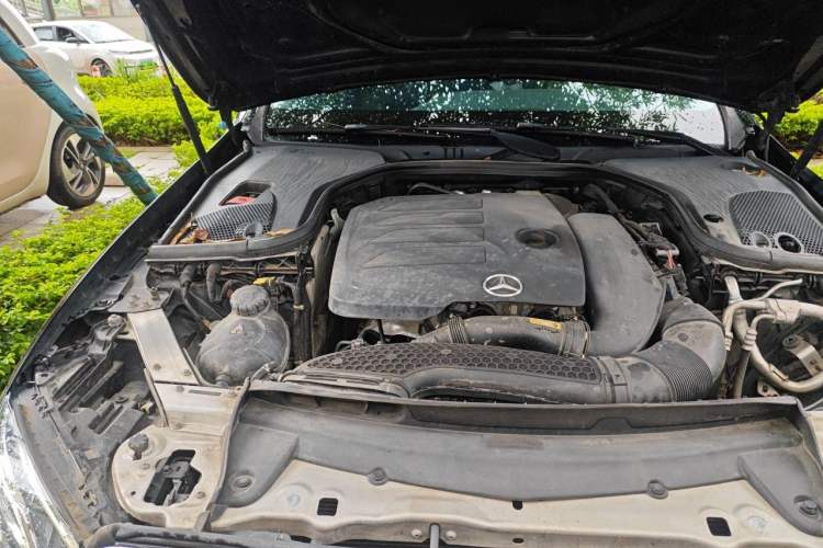 Used Mercedes-Benz E-Class 2019 Facelifted E 300 L Stylish Version Engine Bay Right