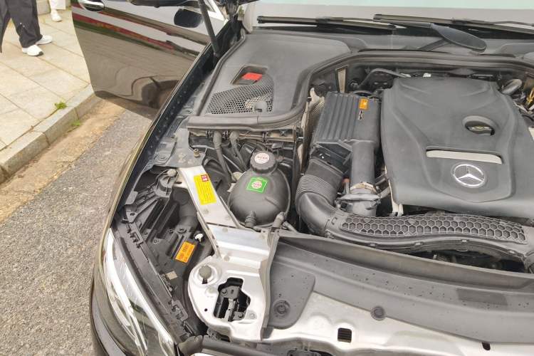 Used Mercedes-Benz E-Class 2019 E 300 L Stylish Model Engine Bay Right