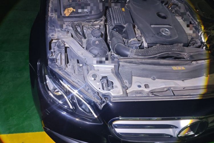 Used Mercedes-Benz E-Class 2019 E 300 L Sporty and Stylish Model Engine Bay Right