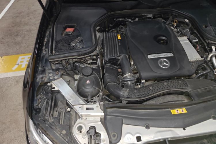Used Mercedes-Benz E-Class 2019 E 200 L Engine Bay Right