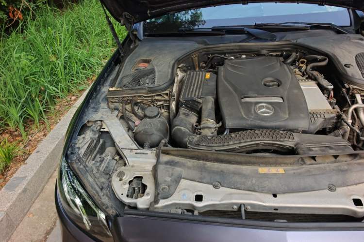 Used Mercedes-Benz E-Class 2019 E 200 L Sport Edition Engine Bay Right