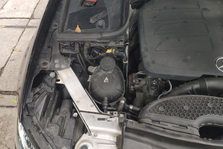 Used Mercedes-Benz E-Class 2019 Restyled E 300 L Sporty and Stylish Edition Engine Bay Right