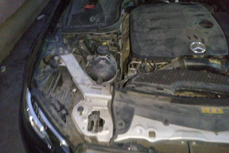 Used Mercedes-Benz E-Class 2019 E 260 L Engine Bay Right
