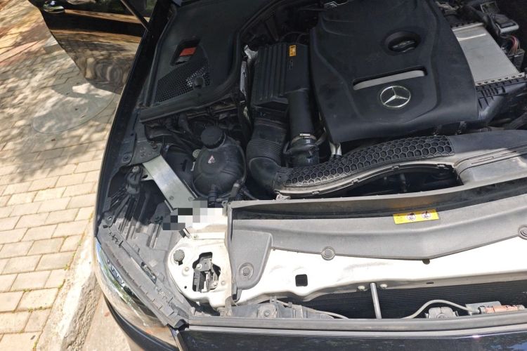 Used Mercedes-Benz E-Class 2019 E 300 L Sport Luxury Edition Engine Bay Right