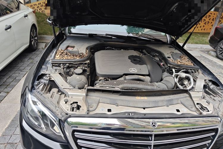 Used Mercedes-Benz E-Class 2019 Restyled E 300 L Luxury Edition Engine Bay Right