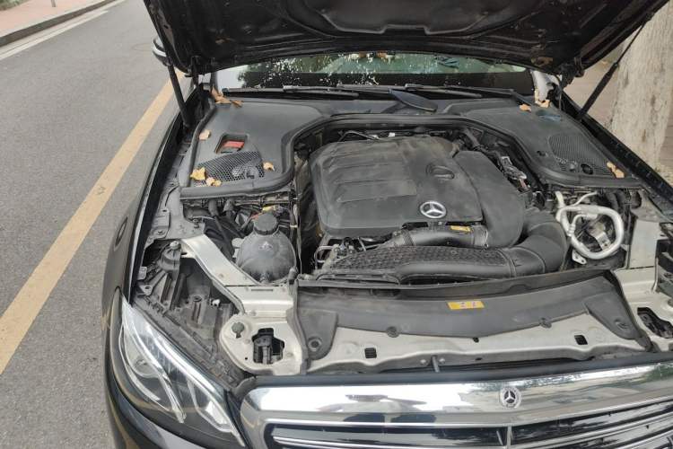 Used Mercedes-Benz E-Class 2019 Facelifted E 300 L Stylish Version Engine Bay Right