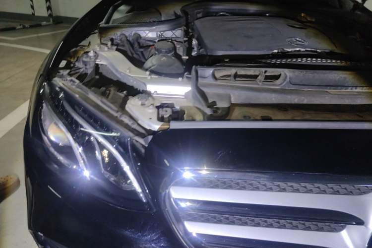 Used Mercedes-Benz E-Class 2019 Restyled E 300 L Sport Luxury Edition Engine Bay Right