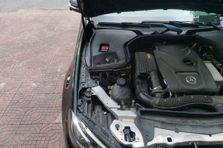 Used Mercedes-Benz E-Class 2019 E 200 L Engine Bay Right