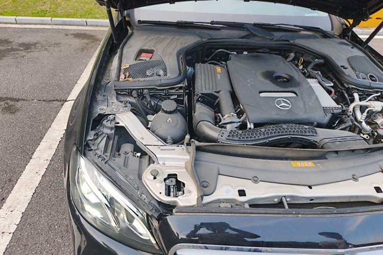 Used Mercedes-Benz E-Class 2019 E 300 L Sporty and Stylish Model Engine Bay Right