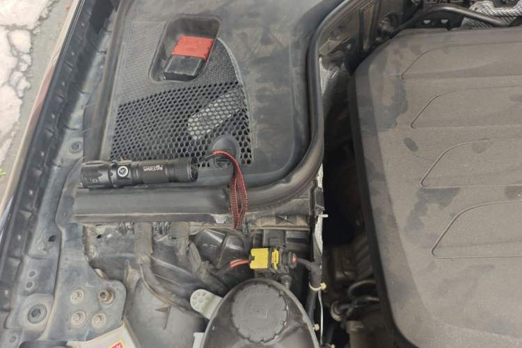 Used Mercedes-Benz E-Class 2019 Restyled E 300 L Luxury Edition Engine Bay Right