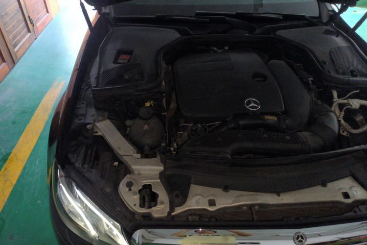 Used Mercedes-Benz E-Class 2019 Restyled E 300 L Luxury Edition Engine Bay Right