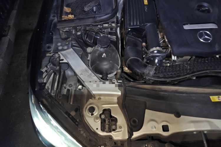 Used Mercedes-Benz E-Class 2019 E 200 L Engine Bay Right