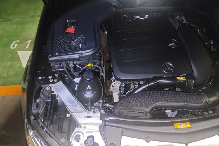 Used Mercedes-Benz E-Class 2019 Facelifted E 300 L Stylish Version Engine Bay Right