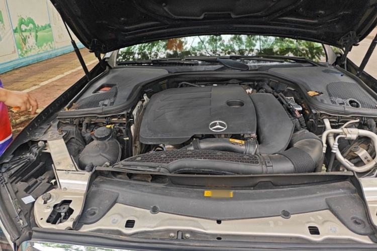 Used Mercedes-Benz E-Class 2019 Restyled E 300 L Luxury Edition Engine Bay Right
