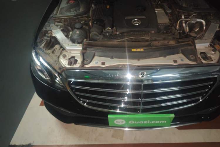 Used Mercedes-Benz E-Class 2019 E 200 L Engine Bay Right