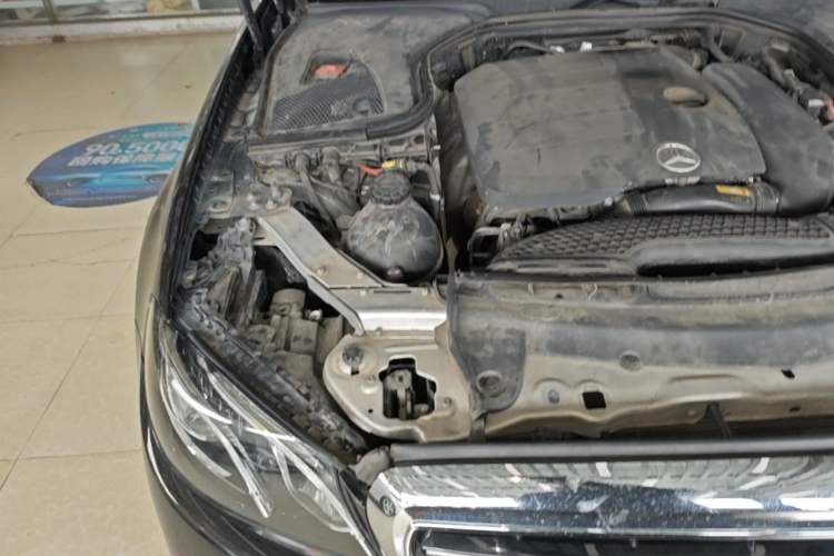 Used Mercedes-Benz E-Class 2019 E 260 L Engine Bay Right