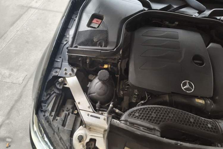 Used Mercedes-Benz E-Class 2019 Facelifted E 300 L Stylish Version Engine Bay Right