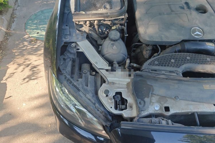 Used Mercedes-Benz E-Class 2019 Restyled E 300 L Sporty and Stylish Edition Engine Bay Right