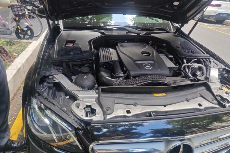 Used Mercedes-Benz E-Class 2019 E 300 L Sport Luxury Edition Engine Bay Right
