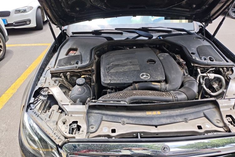 Used Mercedes-Benz E-Class 2019 Restyled E 300 L Luxury Edition Engine Bay Right