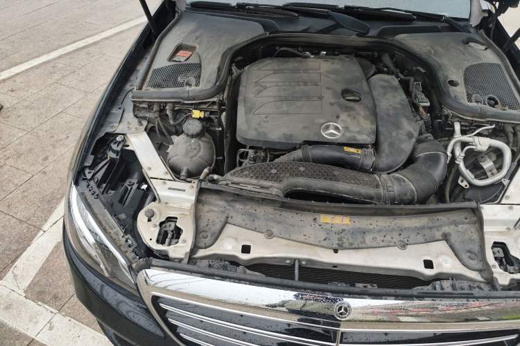 Used Mercedes-Benz E-Class 2019 Restyled E 300 L Luxury Edition Engine Bay Right
