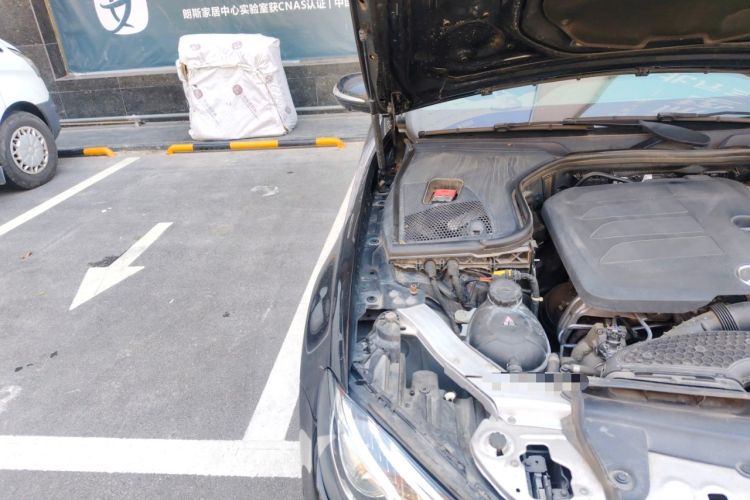 Used Mercedes-Benz E-Class 2019 Restyled E 300 L Sporty and Stylish Edition Engine Bay Right