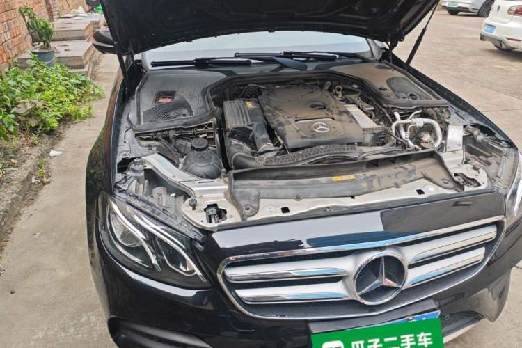 Used Mercedes-Benz E-Class 2019 E 300 L Sport Luxury Edition Engine Bay Right