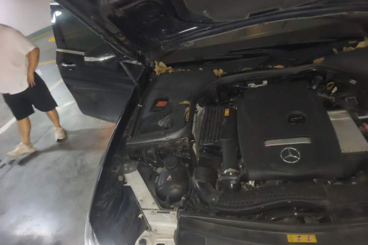 Used Mercedes-Benz E-Class 2019 E 300 L Stylish Model Engine Bay Right