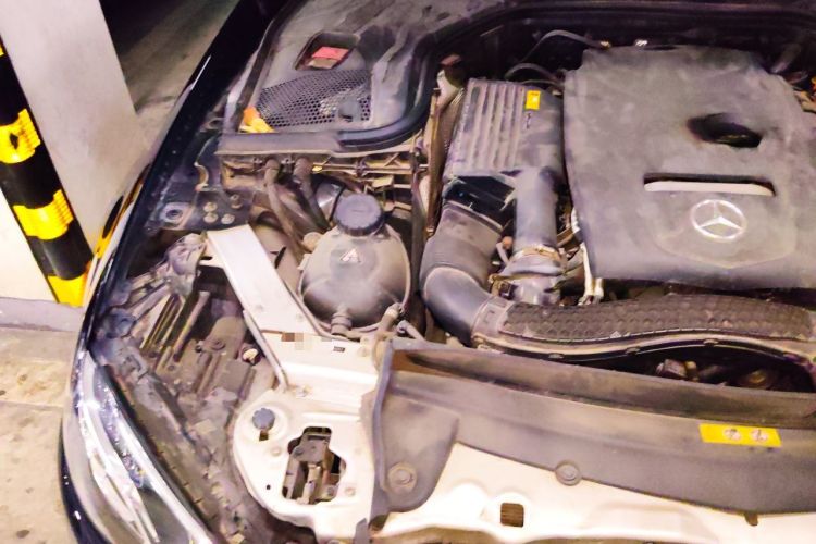Used Mercedes-Benz E-Class 2019 E 300 L Sporty and Stylish Model Engine Bay Right