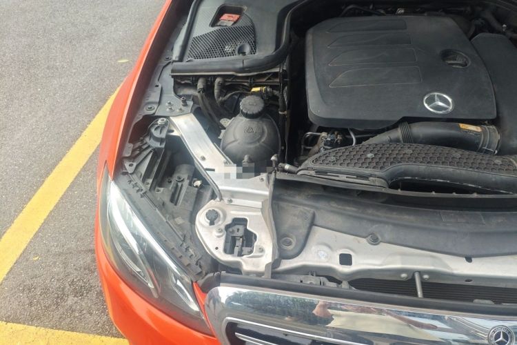 Used Mercedes-Benz E-Class 2019 Restyled E 300 L Luxury Edition Engine Bay Right