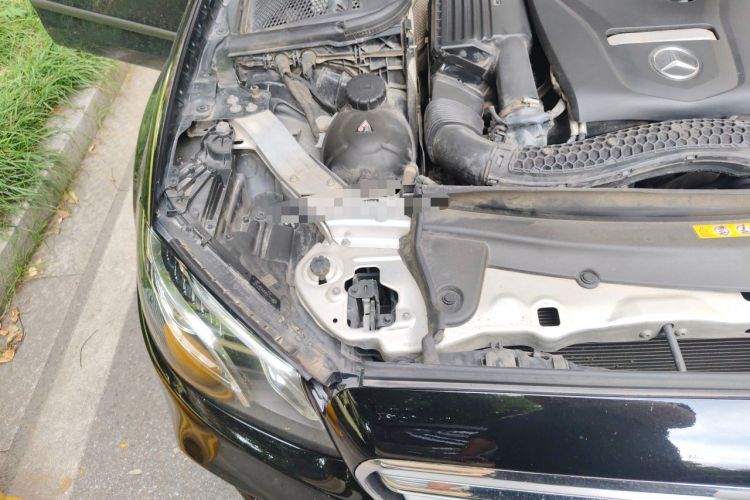 Used Mercedes-Benz E-Class 2019 E 300 L Sport Luxury Edition Engine Bay Right