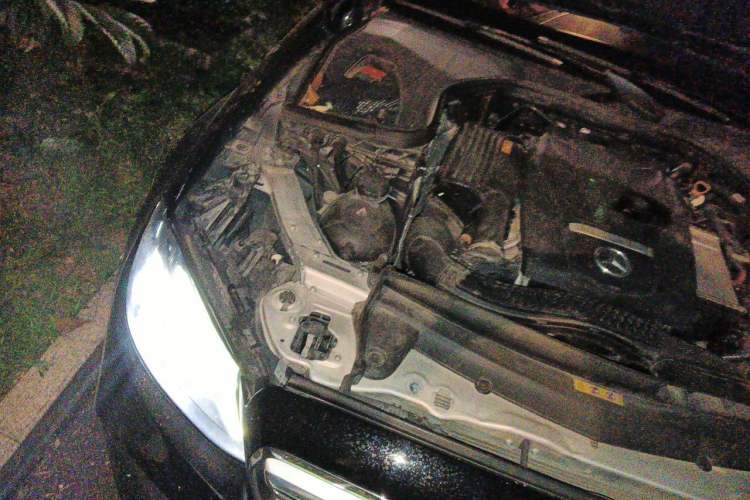 Used Mercedes-Benz E-Class 2019 E 300 L Sport Luxury Edition Engine Bay Right