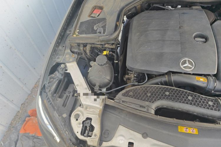 Used Mercedes-Benz E-Class 2019 E 260 L Engine Bay Right
