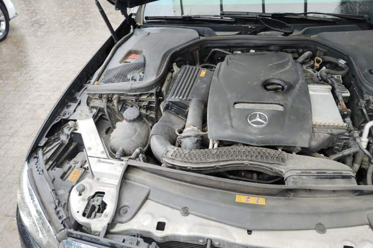 Used Mercedes-Benz E-Class 2019 E 300 L Luxury Model Engine Bay Right