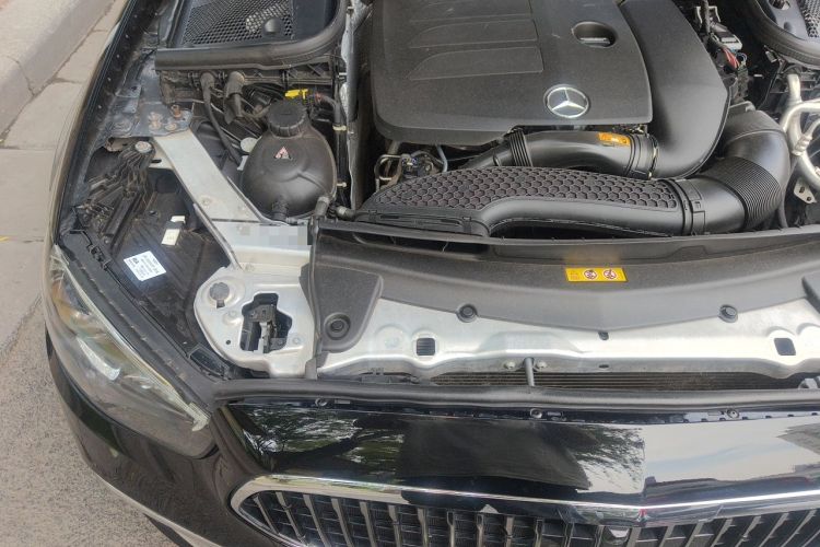 Used Mercedes-Benz E-Class 2019 Restyled E 300 L Sport Luxury Edition Engine Bay Right