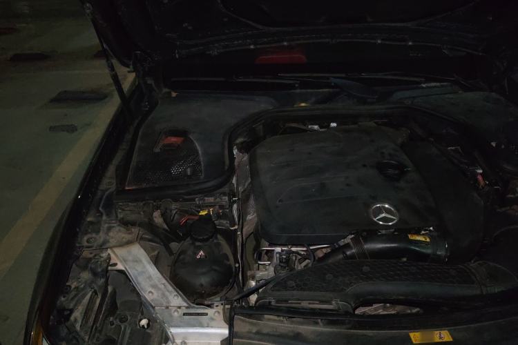 Used Mercedes-Benz E-Class 2019 E 260 L Engine Bay Right