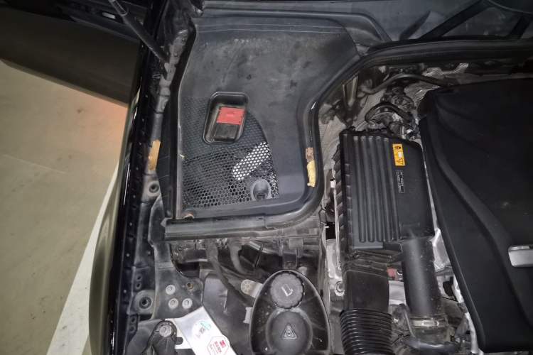 Used Mercedes-Benz E-Class 2019 E 300 L Luxury Model Engine Bay Right