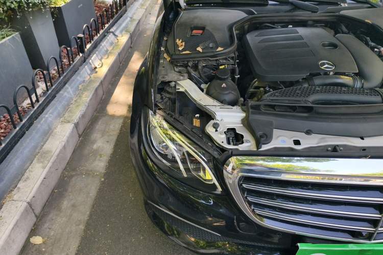 Used Mercedes-Benz E-Class 2019 Facelifted E 300 L Stylish Version Engine Bay Right