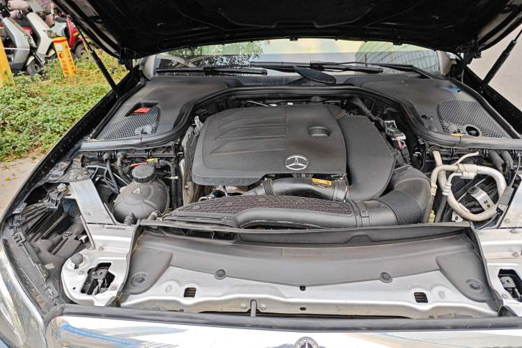 Used Mercedes-Benz E-Class 2019 Facelifted E 300 L Stylish Version Engine Bay Right