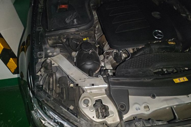 Used Mercedes-Benz E-Class 2019 Restyled E 300 L Luxury Edition Engine Bay Right