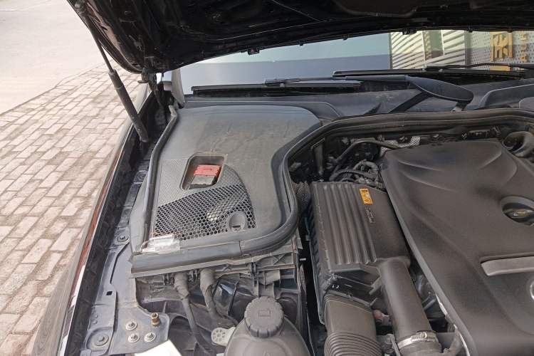 Used Mercedes-Benz E-Class 2019 E 200 L 4MATIC Engine Bay Right