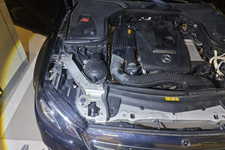 Used Mercedes-Benz E-Class 2019 E 300 L Stylish Model Engine Bay Right