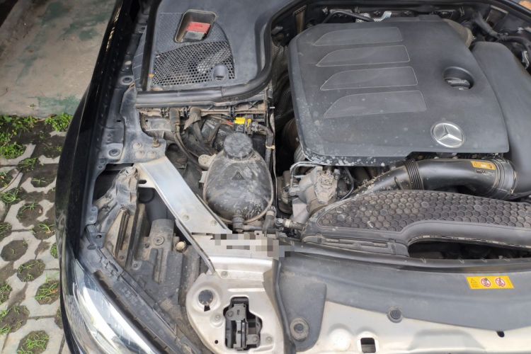 Used Mercedes-Benz E-Class 2019 Restyled E 300 L Luxury Edition Engine Bay Right