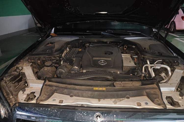 Used Mercedes-Benz E-Class 2019 E 200 L Engine Bay Right