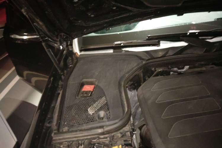 Used Mercedes-Benz E-Class 2019 Facelifted E 300 L Stylish Version Engine Bay Right
