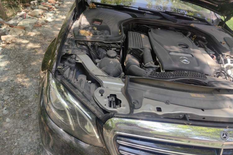 Used Mercedes-Benz E-Class 2019 E 300 L Stylish Model Engine Bay Right