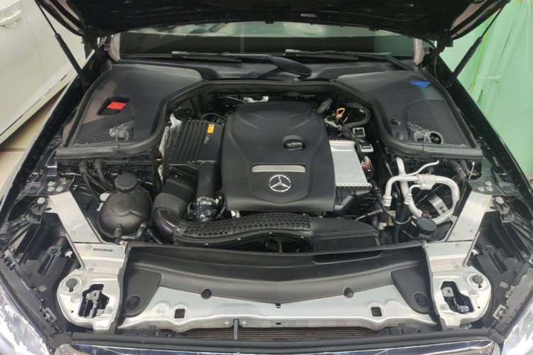 Used Mercedes-Benz E-Class 2019 E 300 L Luxury Model Engine Bay