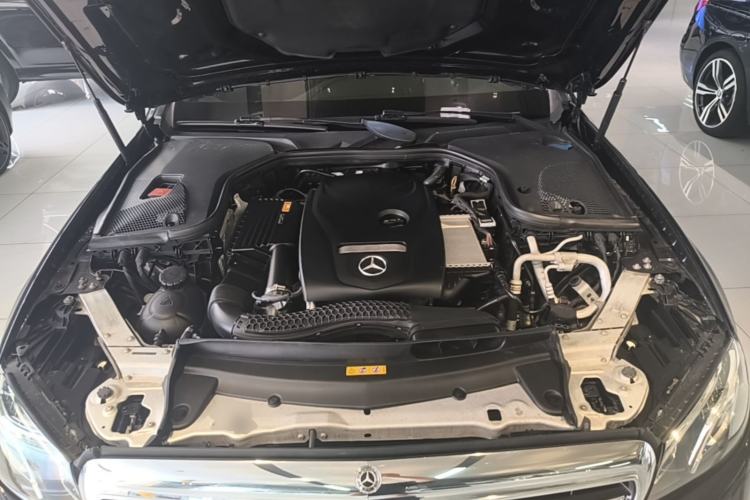 Used Mercedes-Benz E-Class 2019 E 200 L Engine Bay